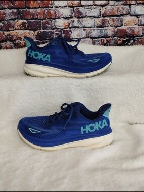 Hoka Clifton 9 Womens Running Athletic Shoes 8B